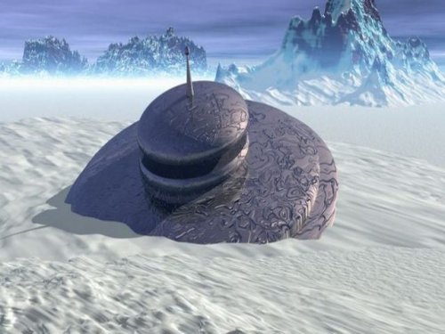 Уфологи на снимках нашли НЛО, застрявшее в Антарктиде