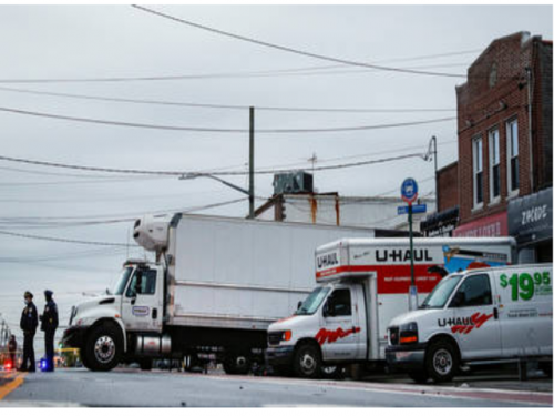 ﻿Десятки разлагающихся тел обнаружены в грузовиках на оживленной улице  Нью-Йорка