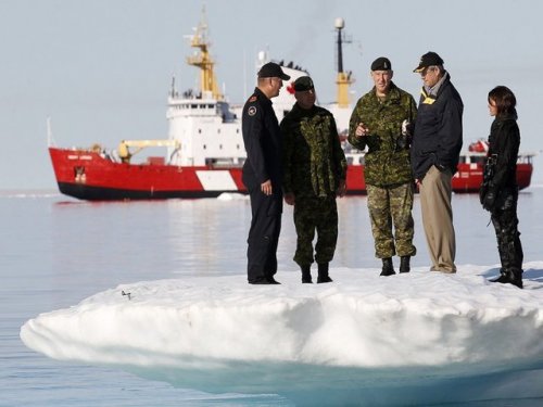 Норвегия пропускает учения США и Великобритании на арктическом побережье