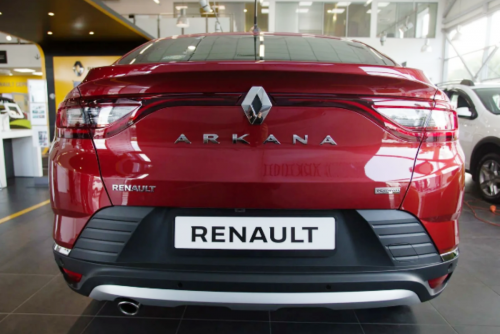 Renault стоило бы принять меры: В кросс-купе Arkana пахнет «сыростью» прямо из салона