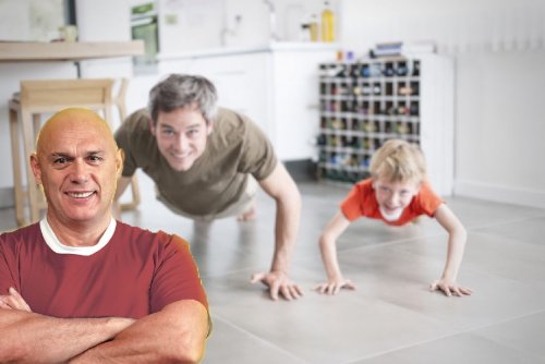 Три упражнения, которые «спасут» ребенка от кривой спины, одобренные доктором Бубновским