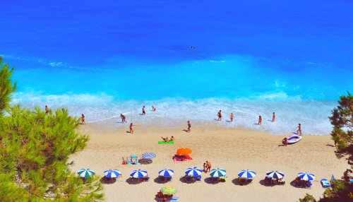 Пляжи и острова Греции вновь открыли для туристов