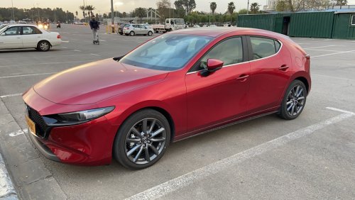 «Альтернативы такой машине нет»: Владелец рассказал об эксплуатации Mazda 3 на ранних пробегах