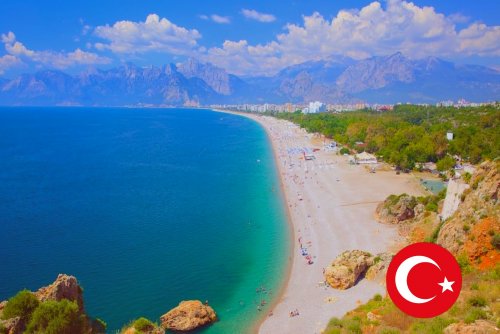 Турецкие блогеры показали карантинные пляжи Антальи