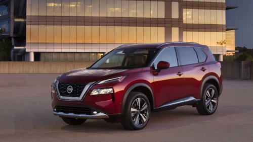 «Кому он нужен за два миллиона с вариатором»:  Nissan X-Trail 2021 обсудили в Cети после обзора