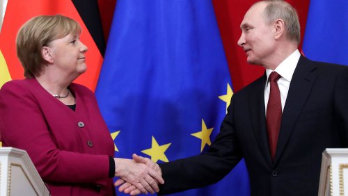 Меркель предпочла «отравленного Навального» хорошим отношениям с Россией